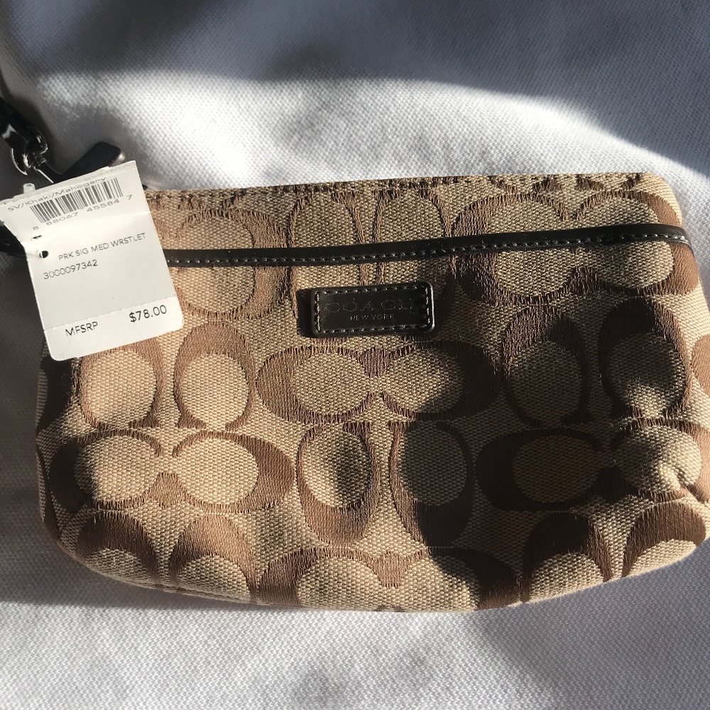 Authentic Coach Wristlet New With Tags - Picture 6 of 8